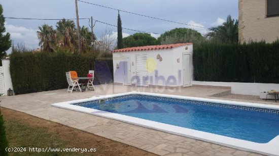 Torreón con piscina y estudio independiente