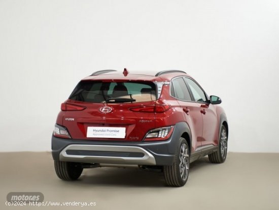 Hyundai Kona 1.6 GDI HEV STYLE SKY de 2023 con 2.500 Km por 26.990 EUR. en Cadiz