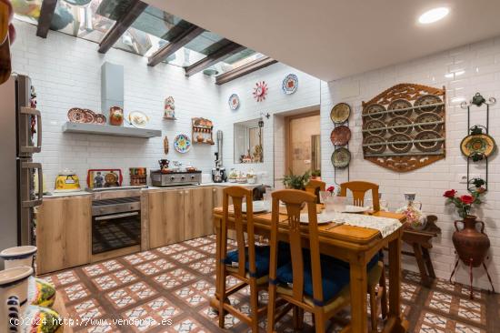 ++ Casa adosada totalmente reformada con garaje incluido en Molina de Segura zona El Castillo++, 216