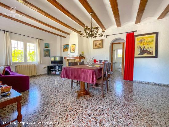 Villa tradicional sobre parcela de 1850 m2 a los pies del Montgó, Javea. - ALICANTE