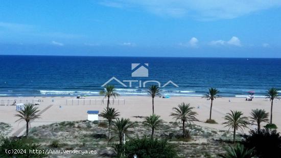 Apartamento con vistas al mar  situado en 1ª línea playa Gandia con salida directa a la playa - VA