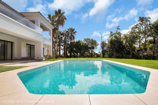 Villa de lujo de 6 dormitorios y 9 baños en Sierra Blanca, La milla de oro de Marbella - MALAGA