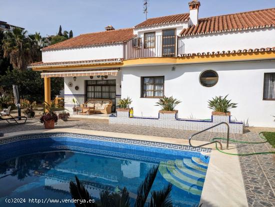 Espectacular villa con piscina y jacuzzi en Montealto, Benalmadena - MALAGA
