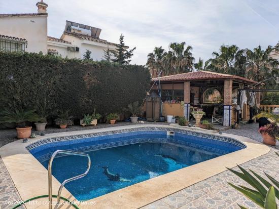Espectacular villa con piscina y jacuzzi en Montealto, Benalmadena - MALAGA