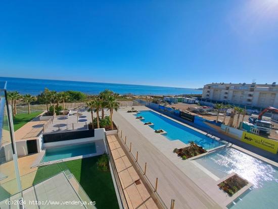 Impresionante ático dúplex en primera linea de playa de Denia - ALICANTE