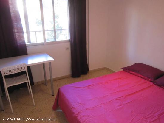  Habitación amueblada con escritorio en piso compartido, Algirós - VALENCIA 