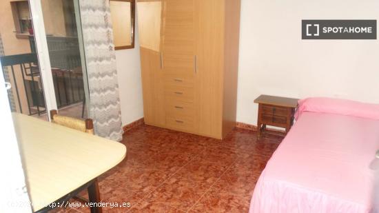 Habitación en piso compartido en Granada - GRANADA