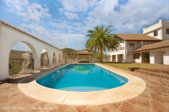 Villa en venta en Alhaurín el Grande (Málaga)