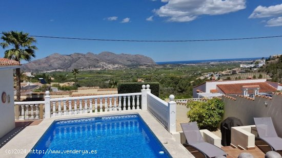 Villa en venta en Orba (Alicante)