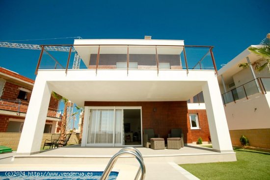 Villa en venta a estrenar en Santa Pola (Alicante)