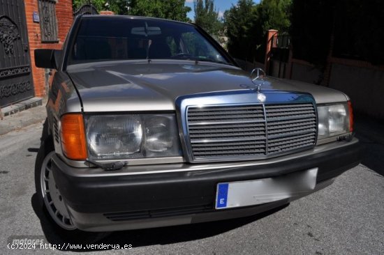 Mercedes 190 2.5 turbo diesel aut techo de 1990 con 199.000 Km por 9.700 EUR. en Granada