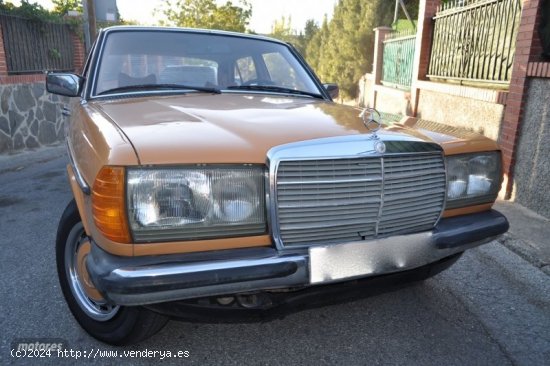 Mercedes 300 w 123 d piel naranja de 1979 con 126.000 Km por 8.700 EUR. en Granada