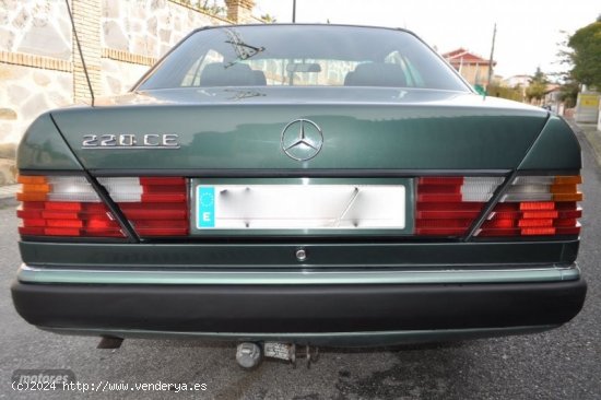 Mercedes Clase E 220 coupe elegance de 1994 con 257.000 Km por 9.700 EUR. en Granada