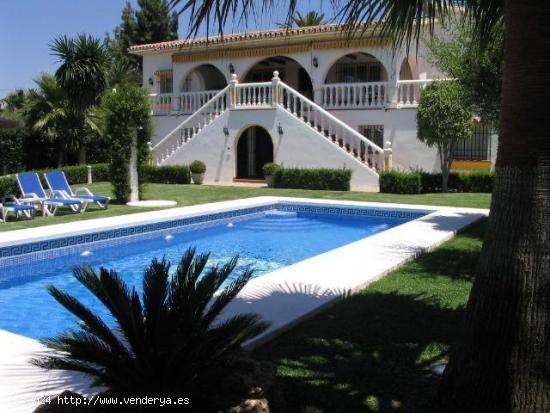  Villa Blanca: Elegancia andaluza y comodidades modernas en San Pedro de Alcántara  - MALAGA