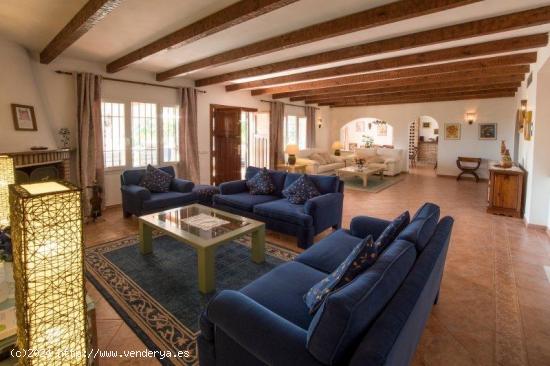  Villa Blanca: Elegancia andaluza y comodidades modernas en San Pedro de Alcántara  - MALAGA