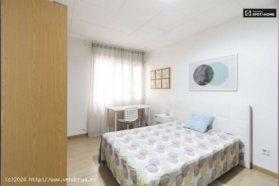  Amplia habitación en un apartamento de 8 habitaciones en Prosperidad - MADRID 