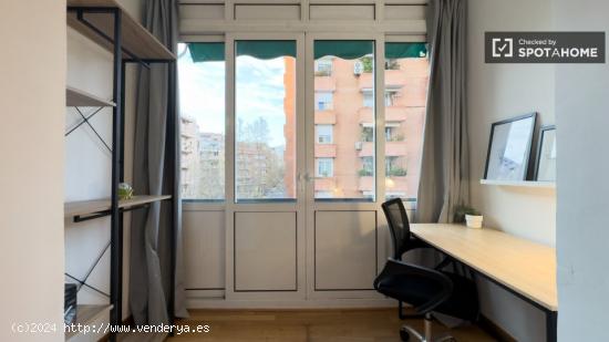 Habitaciones en alquiler en piso de 6 habitaciones en Sarrià-Sant Gervasi - BARCELONA