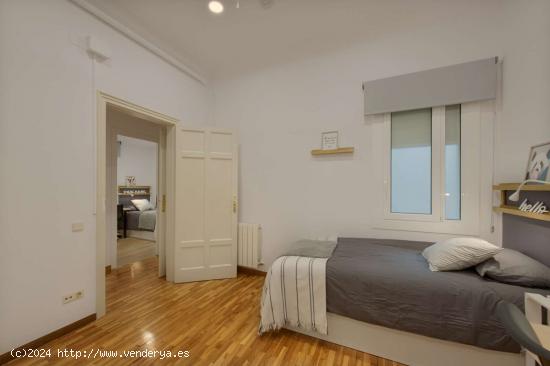  Alquiler de habitaciones en piso de 7 habitaciones en Sant Gervasi - Galvany - BARCELONA 