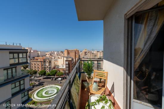  Vivienda  con magníficas vistas a la ciudad y a la Alcazaba en Calle Granada esquina Rambla - ALMER 