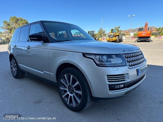 Land Rover Range Rover VOGUE 4.4 SDV8 340 CV de 2014 con 274.000 Km por 30.000 EUR. en Murcia