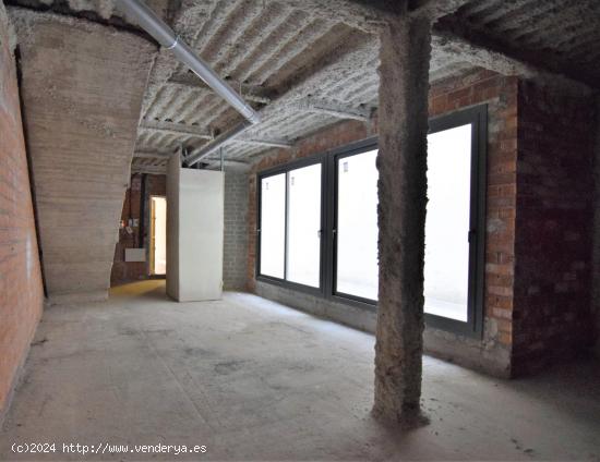 Local comercial en venta en calle Josep Estivill, 3, Navas - Barcelona - BARCELONA