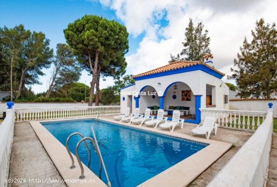 Villa en venta en Chiclana de la Frontera (Cádiz)