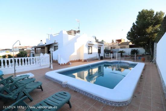  CHALET INDEPENDIENTE EN LOS BALCONES. 4 DORM. 3 BAÑOS. PARCELA 405 M2. PISCINA PRIVADA. - ALICANTE 