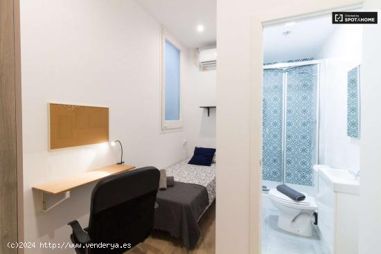  Alquiler de habitaciones en apartamento de 7 dormitorios en Barcelona - BARCELONA 