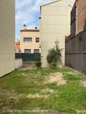  Terreno en venta de 136 m2 en la calle principal de Sant Vicenç de Castellet - BARCELONA 