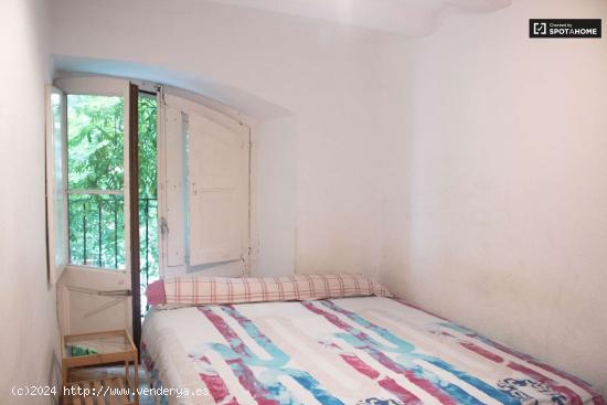  Acogedora habitación en alquiler en apartamento de 5 dormitorios en El Raval - BARCELONA 