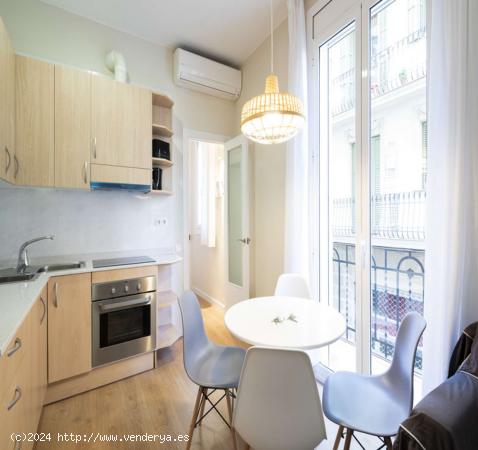  Piso moderno y luminoso de 2 dormitorios en alquiler en el centro de Barcelona - BARCELONA 