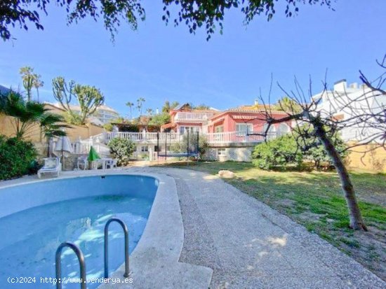 Villa en venta en Fuengirola (Málaga)