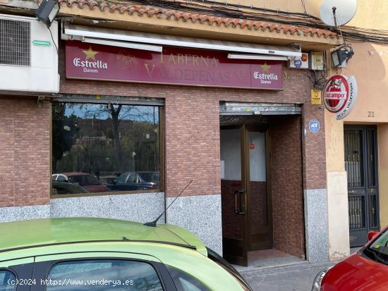  *Venta de Bar-Restaurante Temático+ piso en Madrid Río* - MADRID 