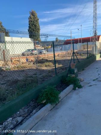 Se alquila casa planta baja con parcela en Ronda Sur - MURCIA