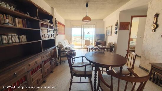 Apartamento con vistas al mar Mediterraneo situado en 2ª línea playa Daimús a solo 50 metros del 