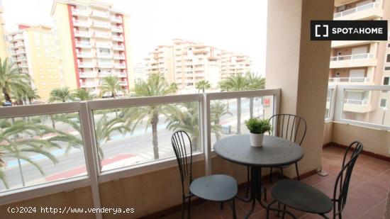 Apartamento de 2 dormitorios en alquiler en La Manga - MURCIA