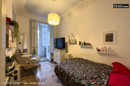  Se alquila habitación en piso de 5 habitaciones en L'Antiga Esquerra De L'Eixample - BARCELONA 