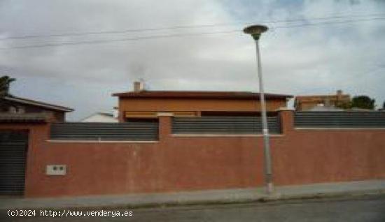 CHALET EN VENTA EN EL VENDRELL  OCUPADO  - TARRAGONA