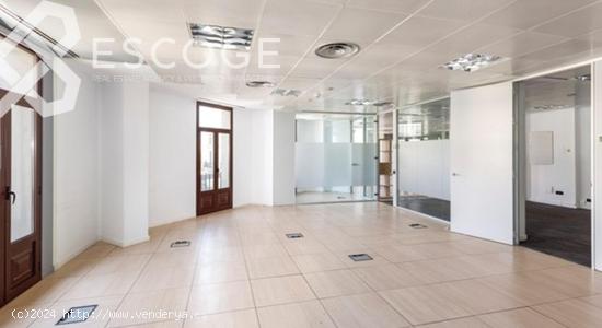 Oficina en ALQUILER muy amplia, luminosa y lista para trabajar (Dreta de l’Eixample) - BARCELONA