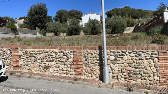 Solar completamente plano - BARCELONA