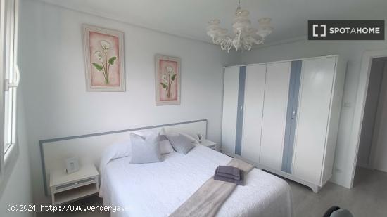 Se alquila habitación en piso de 3 habitaciones en Santander - CANTABRIA