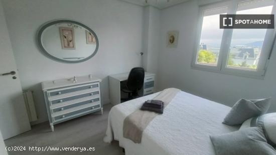 Se alquila habitación en piso de 3 habitaciones en Santander - CANTABRIA