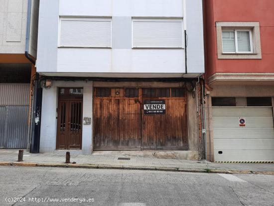 LOCAL COMERCIAL O ALMACEN EN CALLE TRANSITADA - A CORUÑA