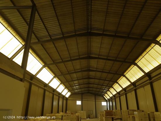 SE VENDE NAVE  INDUSTRIAL EN POLIGONO LOS POLVORINES - MURCIA