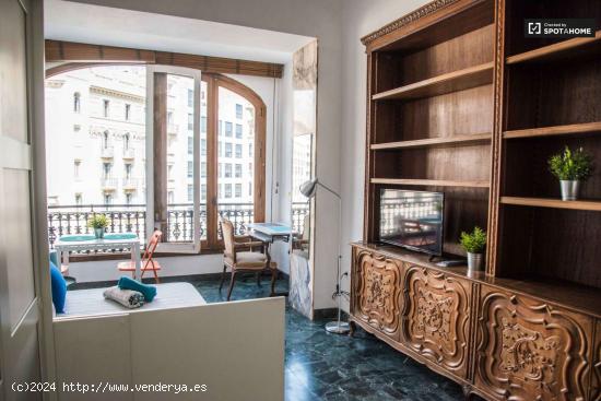  Luminoso estudio independiente en complejo de apartamentos en alquiler en Ciutat Vella - VALENCIA 