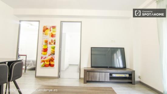 Acogedora habitación con armario independiente en un apartamento compartido, Camins al Grau - VALEN