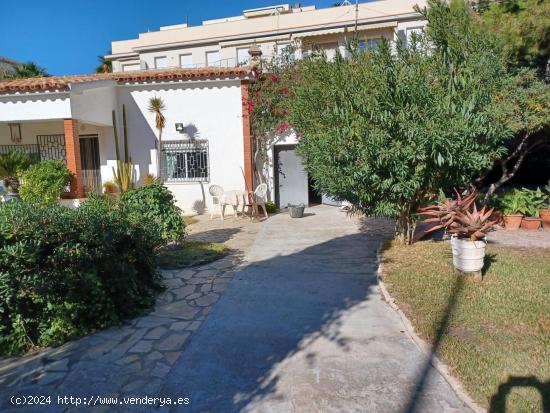 Casa única a la venta en la zona Pla de Sant Pere Les Salines Cubelles 1.170 m2 de parcela y POSIBI