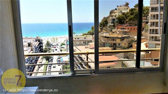 SE VENDE EXCELENTE PISO DE TRES DORMITORIOS CON VISTAS AL MAR EN LA PLAYA DE PONIENTE BENIDORM - ALI