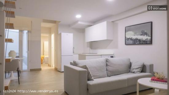  Piso en alquiler de 2 dormitorios en Valdeacederas, Madrid - MADRID 