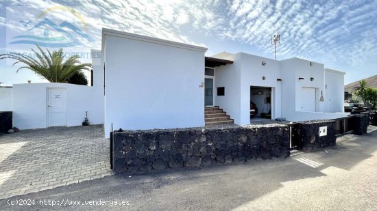 (Ref.496433 / JOHB) Villa orientada al sur con garaje y amplios jardines en Playa Blanca - Yaiza